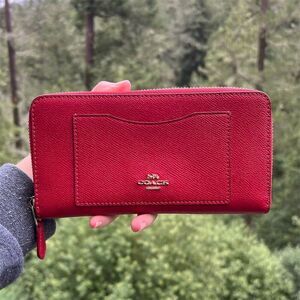 COACH Red Leather Phone Wallet with Gold Hardware EXCELLENT CONDITION AUTHENTIC